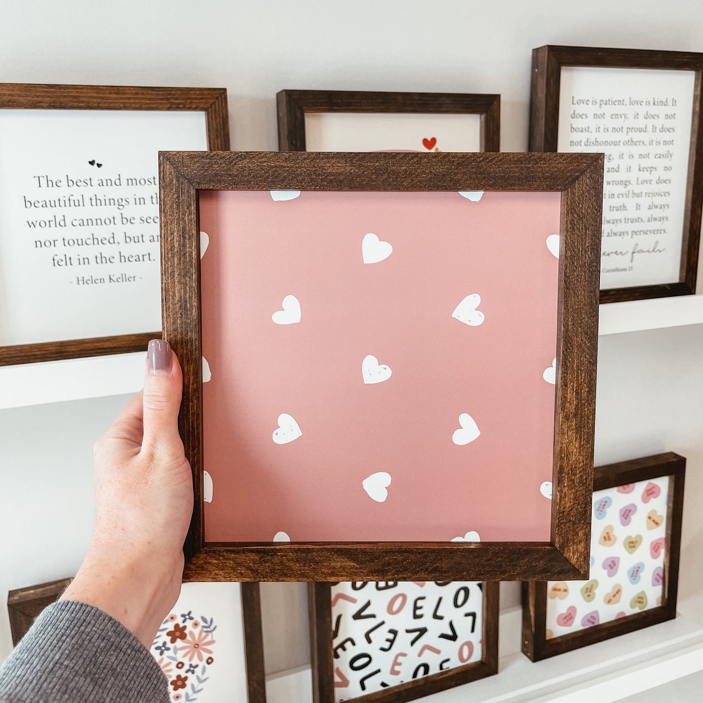 Distressed Heart Pattern Sign